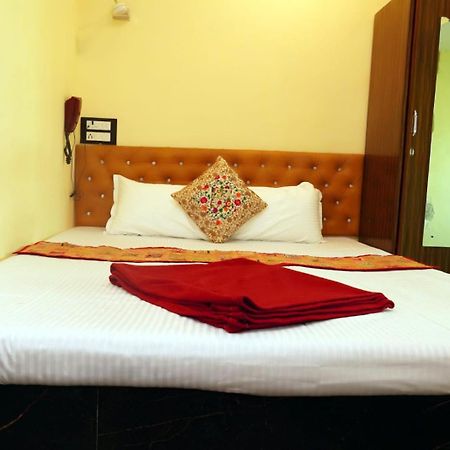 Hotel Golden Plaza Vashi Exterior foto