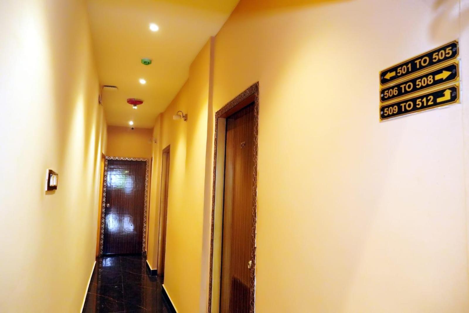 Hotel Golden Plaza Vashi Exterior foto